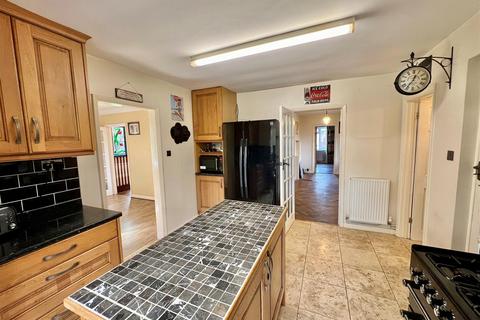 4 bedroom detached house for sale, Totland Bay, Isle of Wight