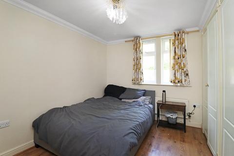 2 bedroom apartment for sale, Regency Court, Grove Lane, Hale
