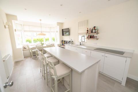 4 bedroom end of terrace house for sale, Fouracre Road, Downend, Bristol, BS16 6PH