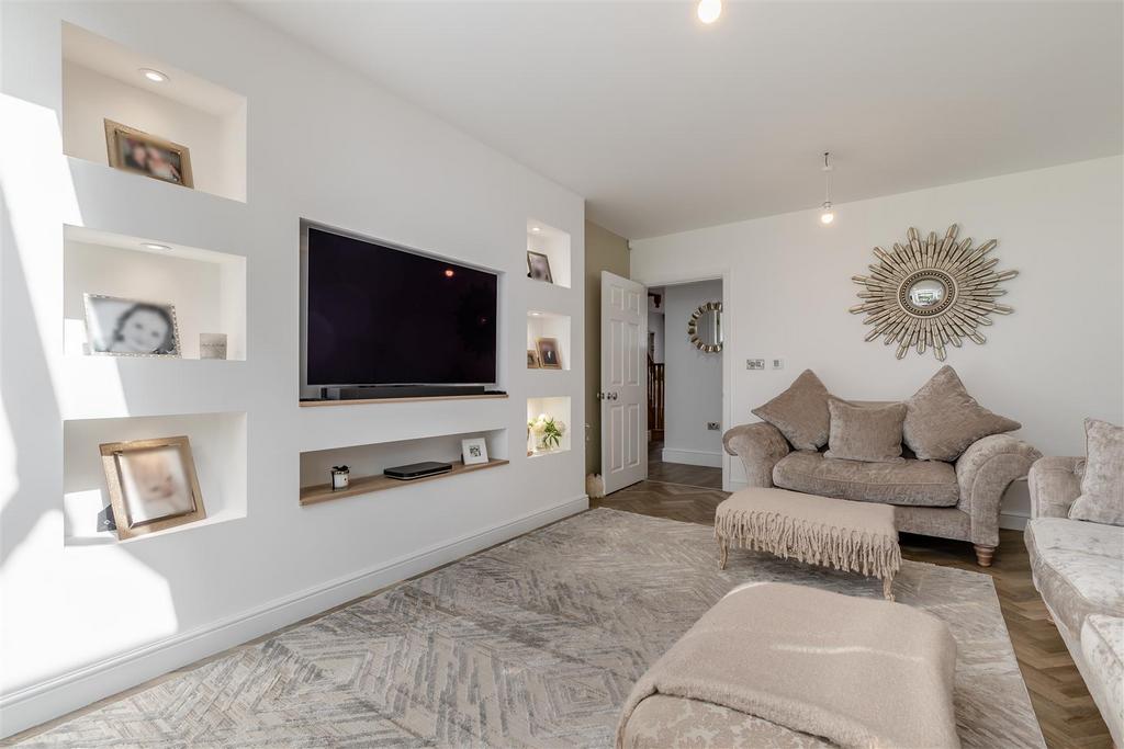8596397-interior34.JPG
