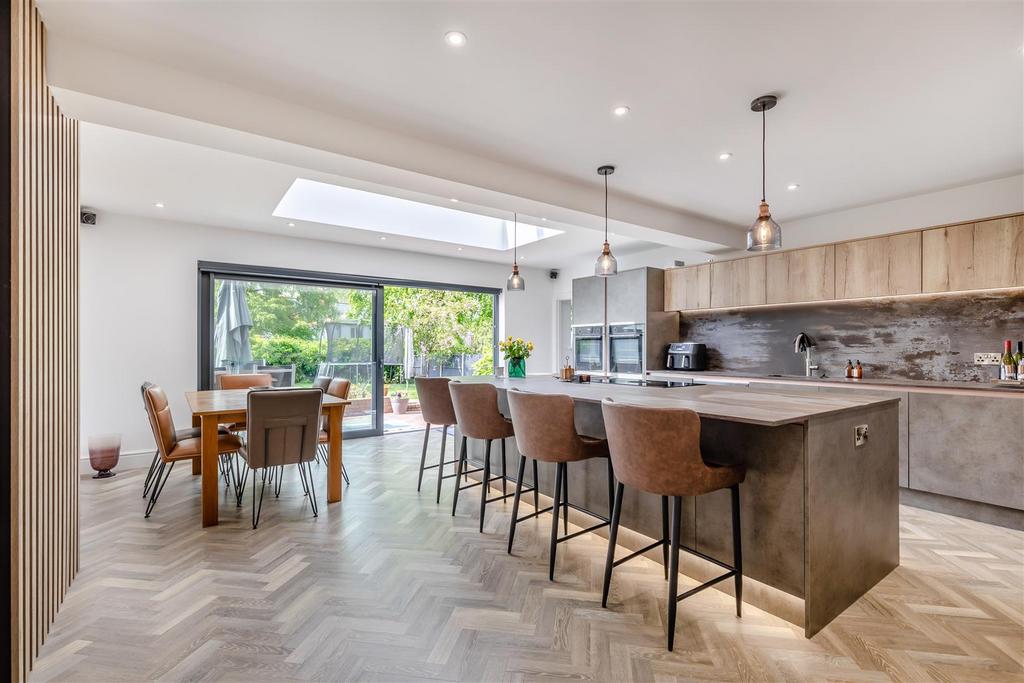 8596397-interior36.jpg