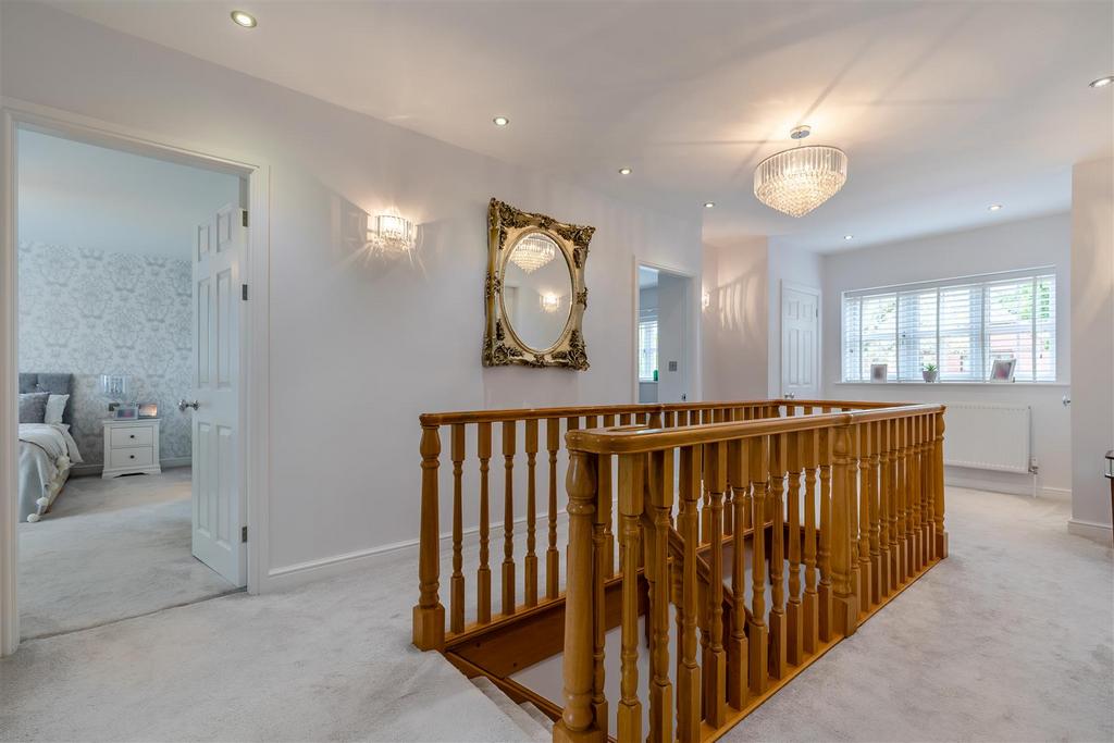 8596397-interior14.JPG