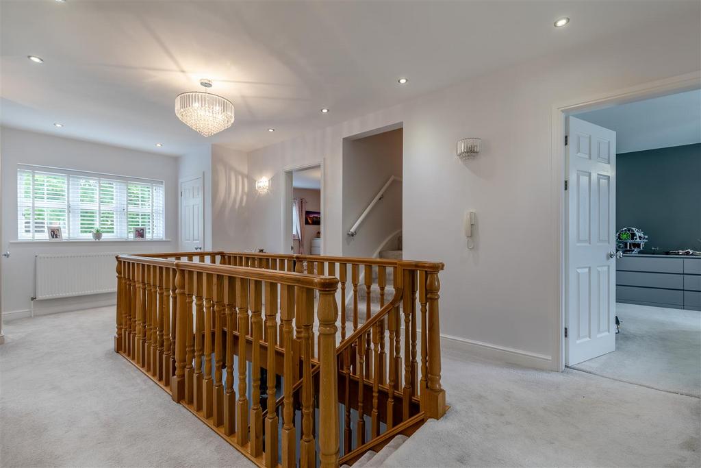 8596397-interior09.JPG