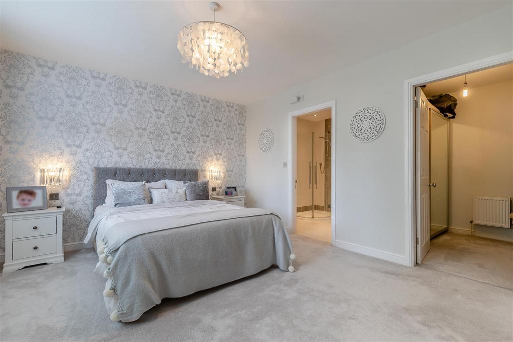 8596397-interior18.JPG