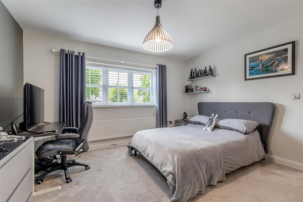 8596397-interior12.JPG