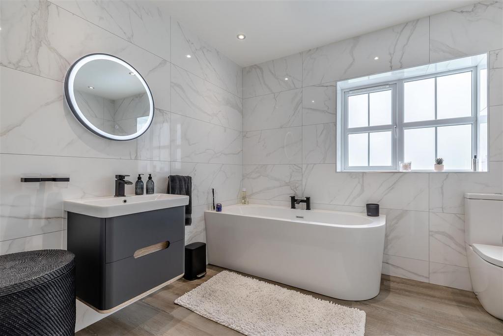 8596397-interior15.JPG