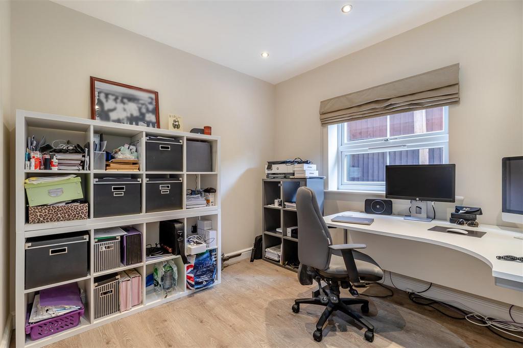 8596397-interior25.JPG