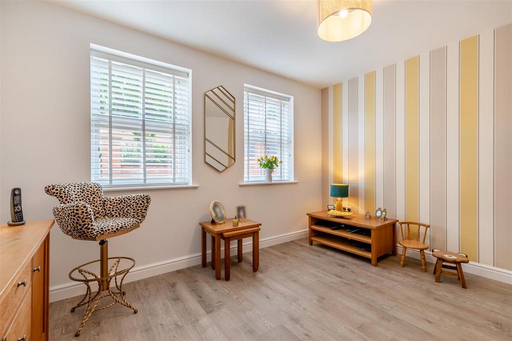 8596397-interior23.JPG