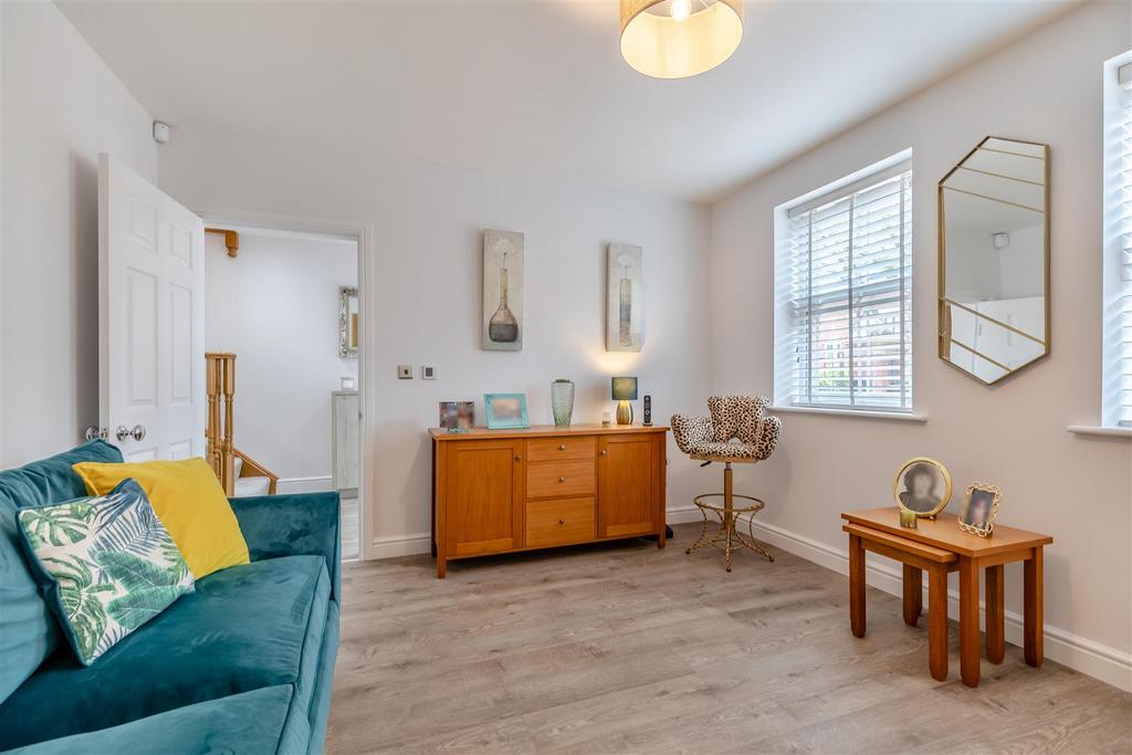 8596397-interior24.JPG