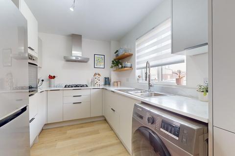 2 bedroom flat for sale, Swanbrook Mews