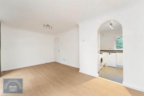 2 bedroom apartment to rent, Victory Road, London