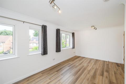 2 bedroom apartment to rent, Victory Road, Wanstead