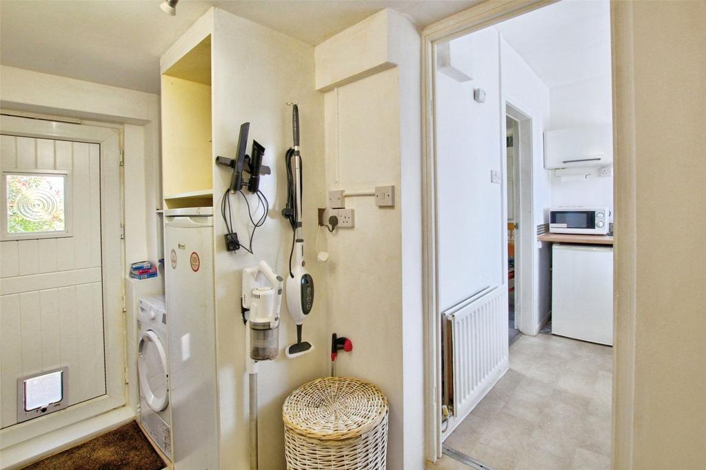 Kitchen/ Utility