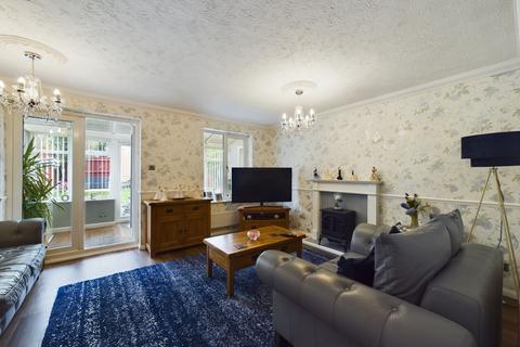 10 Campbell Close, Towcester, NN12 7AW