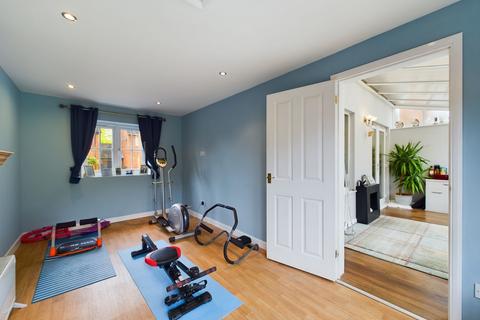 10 Campbell Close, Towcester, NN12 7AW