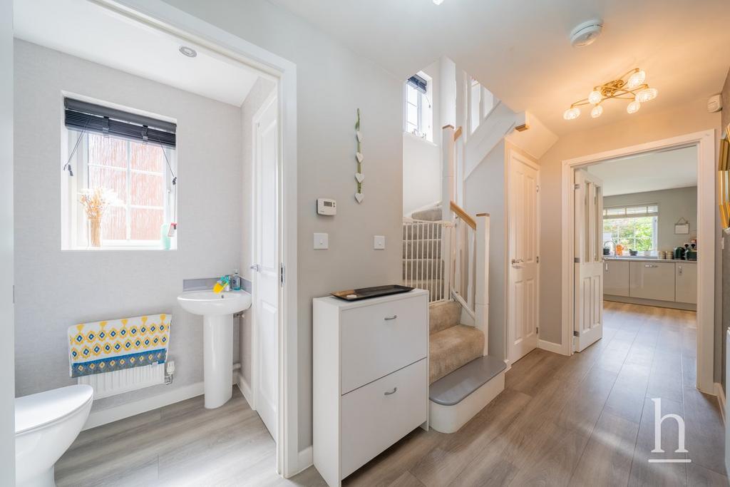 Manor Drive, Upton CH49 4 bed detached house for sale £335,000