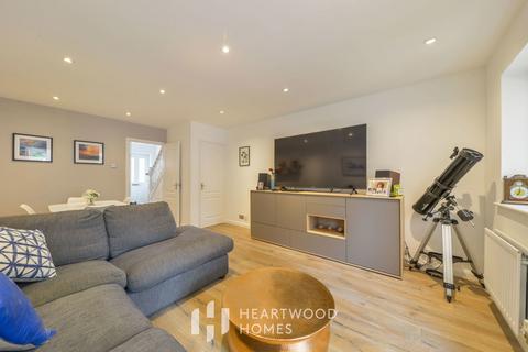 7 Robins Close, London Colney, St Albans, AL2 1QT