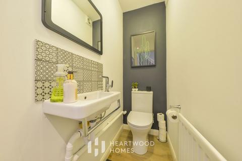 7 Robins Close, London Colney, St Albans, AL2 1QT