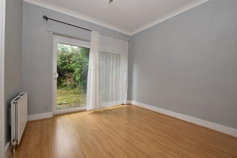 Flat A, 1 Station Road, Shortlands, Bromley, BR2 0EY
