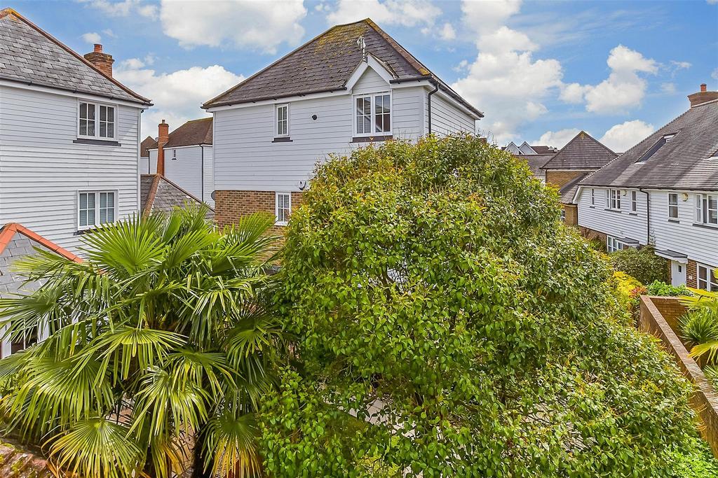 Laxton Walk, Kings Hill, West... 4 bed semidetached house for sale £