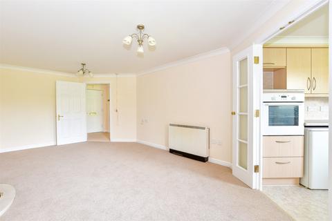 1 bedroom flat for sale, London Road, Redhill, Surrey