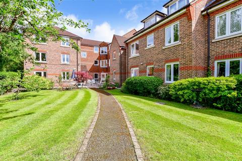 1 bedroom flat for sale, London Road, Redhill, Surrey