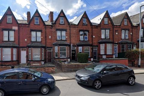 6 bedroom terraced house for sale, Hartley Crescent, Woodhouse, Leeds, LS6