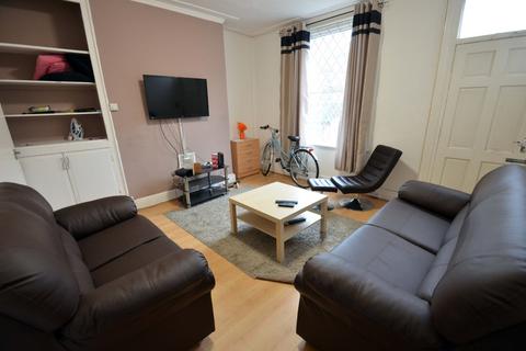 6 bedroom terraced house for sale, Hartley Crescent, Woodhouse, Leeds, LS6