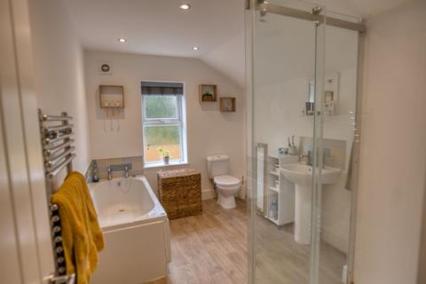 27 Invicta Road, Folkestone, CT19 6EY