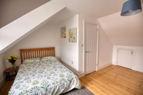 27 Invicta Road, Folkestone, CT19 6EY