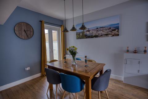 27 Invicta Road, Folkestone, CT19 6EY