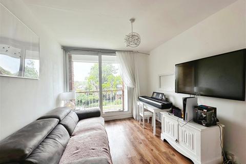 2 bedroom flat for sale, Cedar Court, Pear Tree Drive, Great Barr, B43 6HP