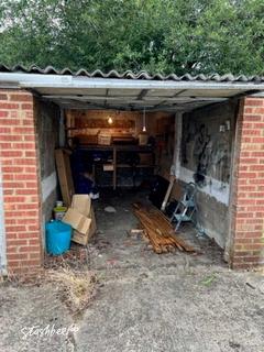 Garage to rent, Cheyne Way, Farnborough GU14