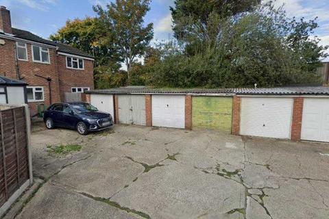 Garage to rent, Cheyne Way, Farnborough GU14