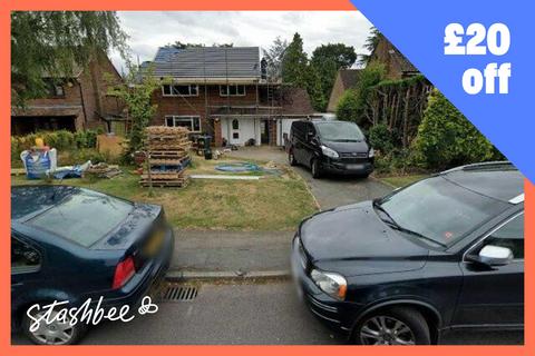 Garage to rent, Tilsworth Road, Beaconsfield HP9