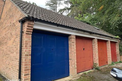 Garage to rent, Suter Drive, Taverham NR8