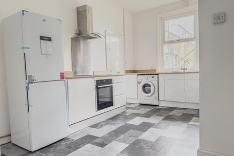 3 bedroom terraced house to rent, Prospect Place, Leeds, LS13 3JW