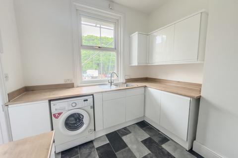 3 bedroom terraced house to rent, Prospect Place, Leeds, LS13 3JW