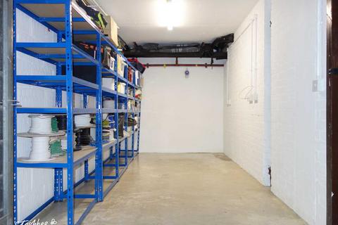 Garage to rent, Twyford Street, London N1