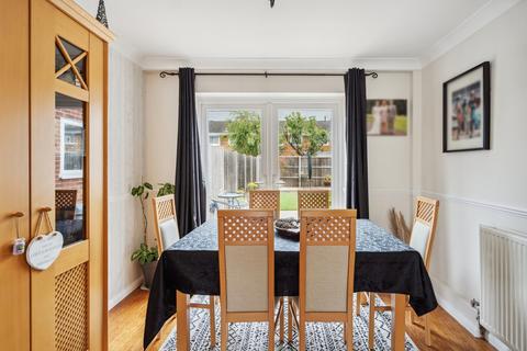 17 Barnes Way, Iver, SL0 9LZ