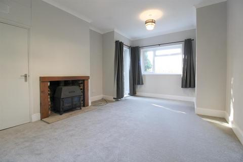 4 bedroom detached house to rent, Crickley Hill GL3 4UQ