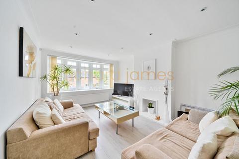 14 Reddings Close, London, NW7 4JL