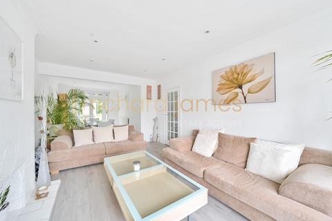 14 Reddings Close, London, NW7 4JL