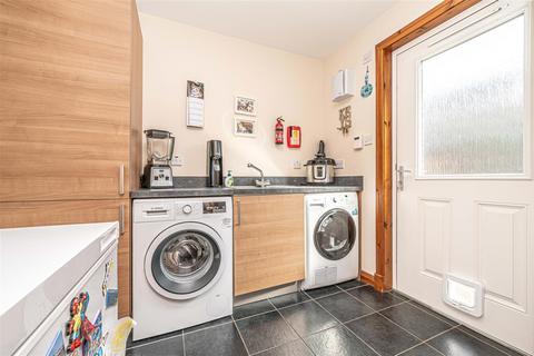 17 Blair Grove, Blairhall, Dunfermline, KY12 9LG