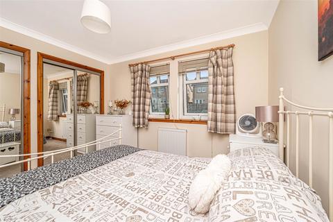 17 Blair Grove, Blairhall, Dunfermline, KY12 9LG