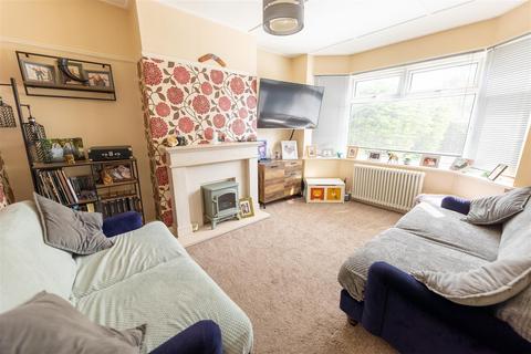 3 bedroom semi-detached house for sale, Harwich Road, Little Clacton