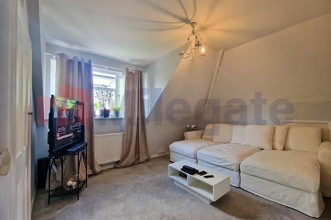 1 bedroom flat to rent, Ailsa Road, Westcliff-On-Sea SS0