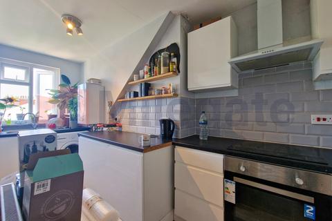 1 bedroom flat to rent, Ailsa Road, Westcliff-On-Sea SS0