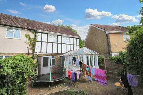 3 bedroom semi-detached house for sale, Frays Waye, Uxbridge, Greater London