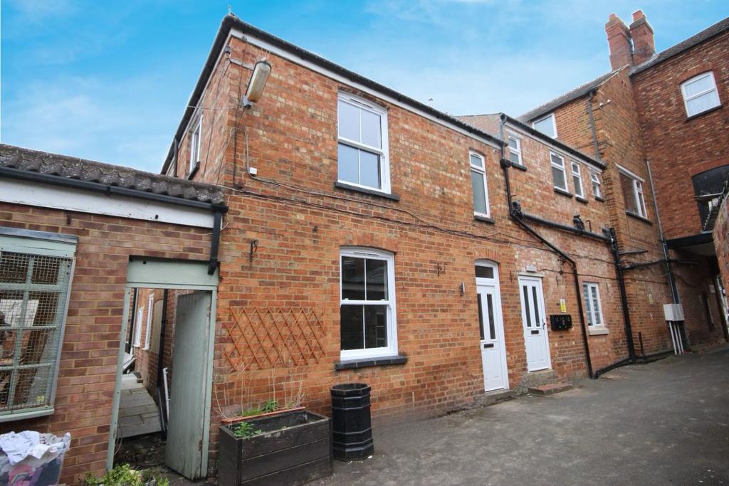 Rushden, Northamptonshire NN10 2 bed end of terrace house to rent £